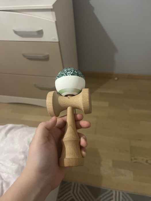 Kendama lotus bloom green anti skid v2