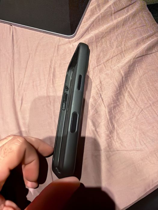 Se vinde husa QuadLock iPhone 15 MagCase