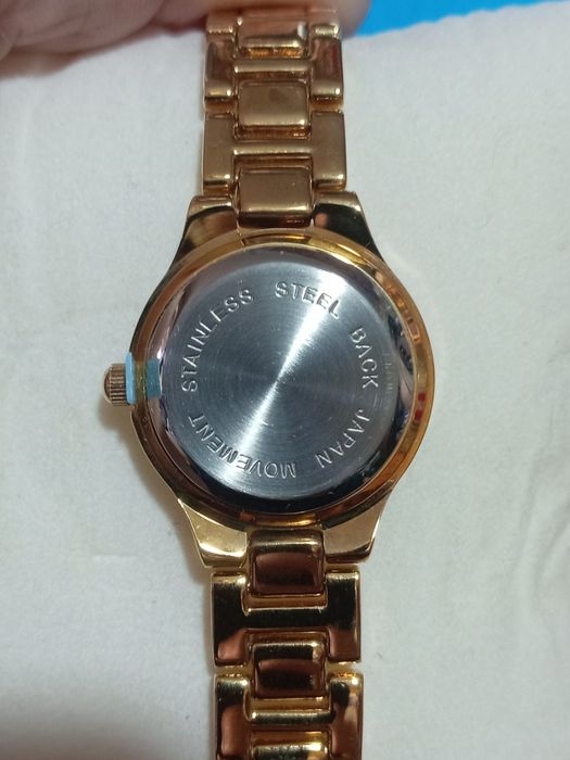 Часы позалоченные от Oriflame