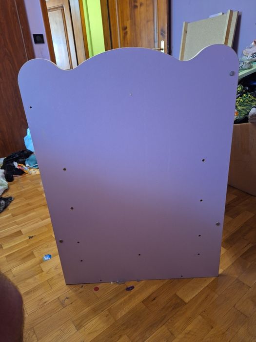 Продавам нежна, розова детска дървена кошара за момиче