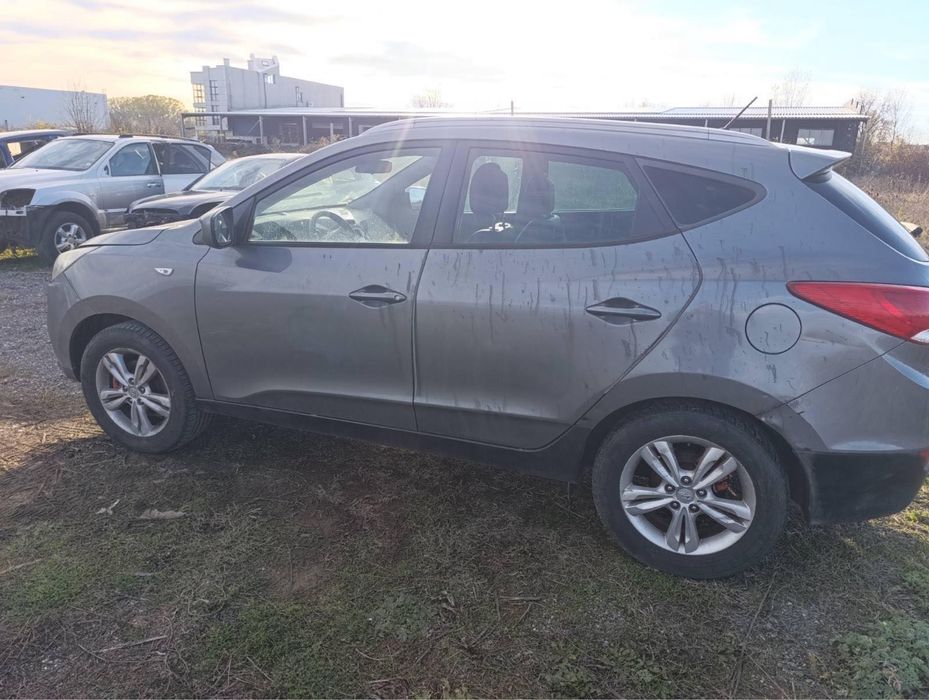 Хюндай IX35 HYUNDAI IX35 на части 1.7CRDI