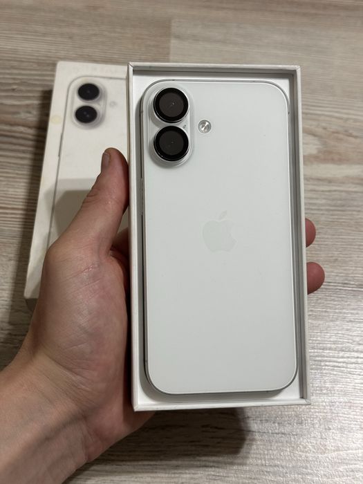 Iphone 16 256 gb емкость 90 белый цвет