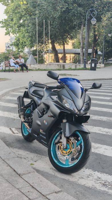 Honda cbr 600 f4i