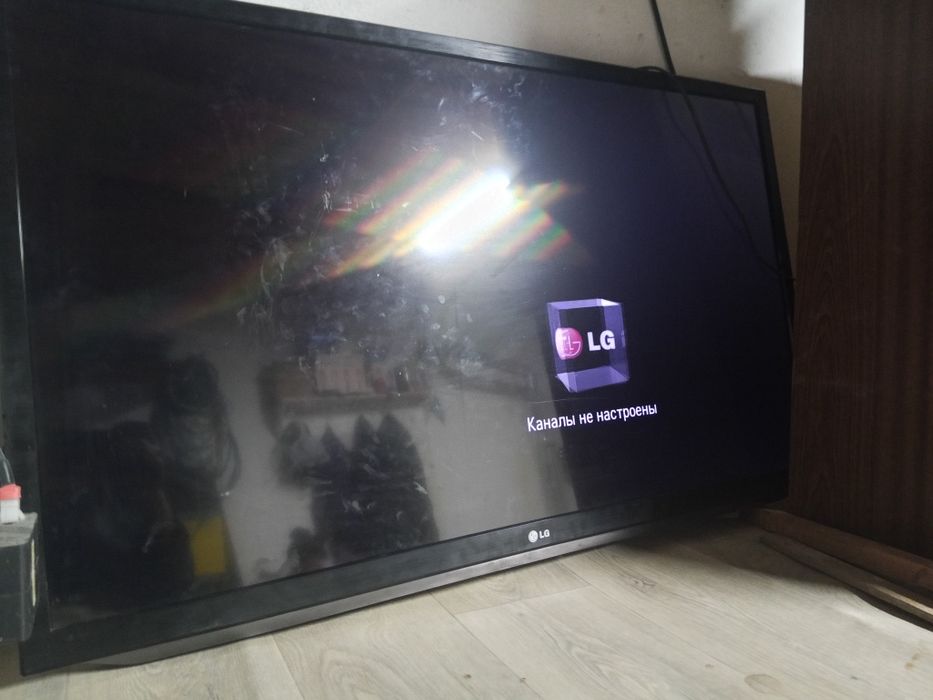 Телевизор LG42LM620T