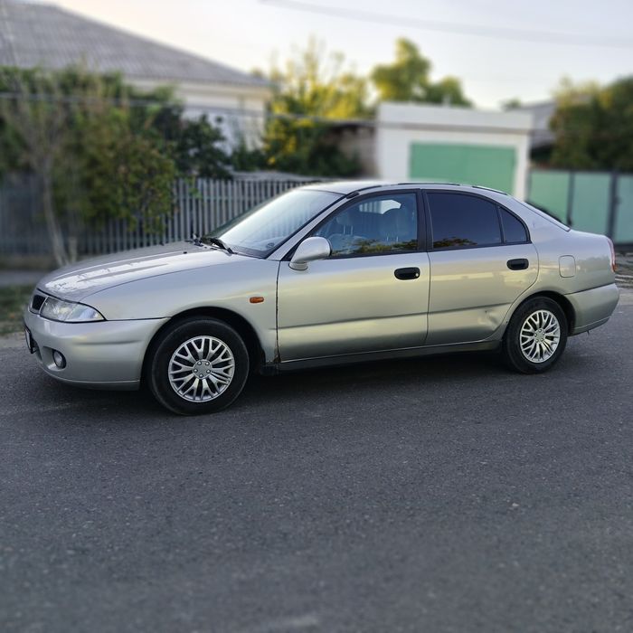 Продаётся Митсубиси каризма 1.8 автомат