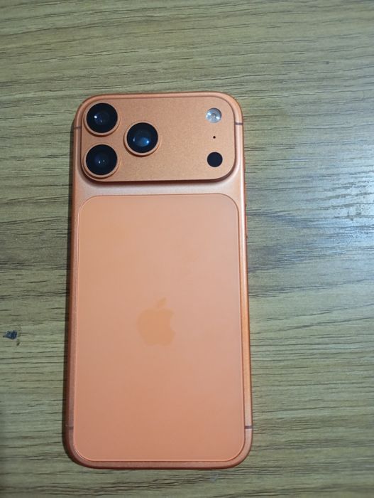 Iphone 17 pro max luks kopiya