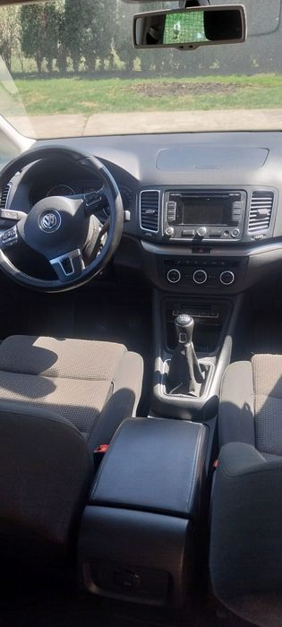 Vând vw sharan an  2015