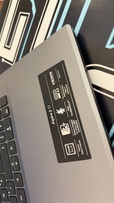 Acer Aspire 3 17 inch - i3 - 8GB RAM - 512GB