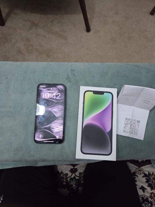 Продам Айфон 14 и 12 мини оба