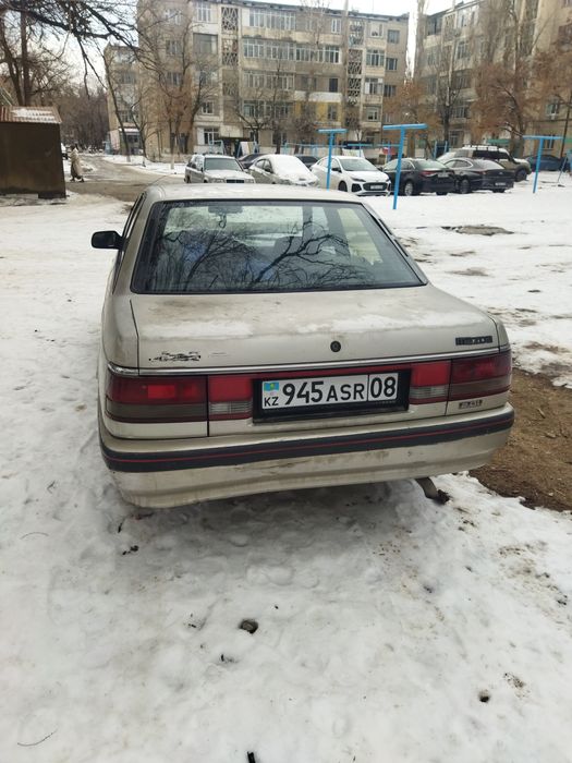 Mazda 626 |1990г 2.0