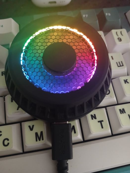 Razer Phone Cooler Chroma — telefon uchun original sovutgich (RGB)