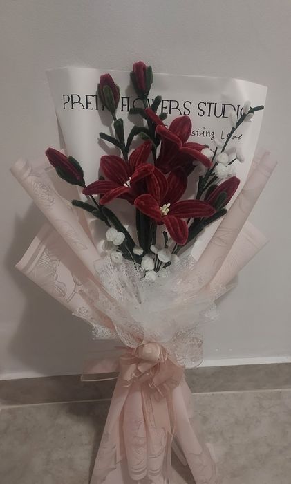 Букети от ръчно направени цветя