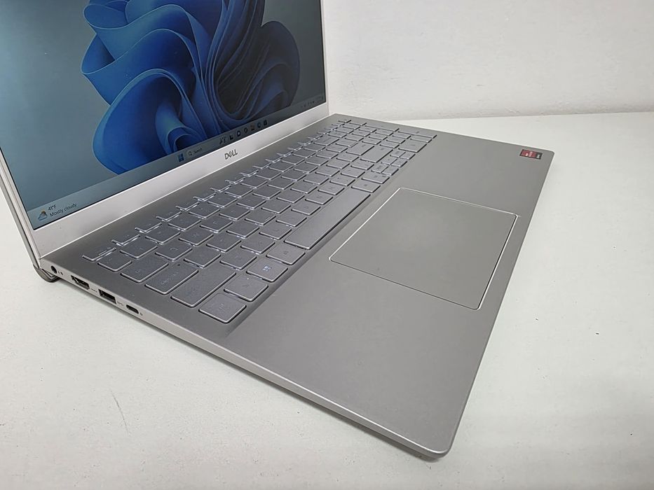 Laptop Dell inspiron slim Ryzen 7 metalic 15,6 FHD .Garantie 1AN