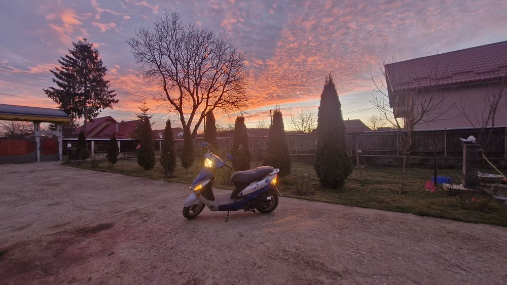 Scuter peugeot v.clic 50cc 2500 negociabil