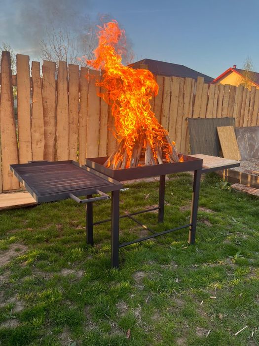 Vând grătar metalic