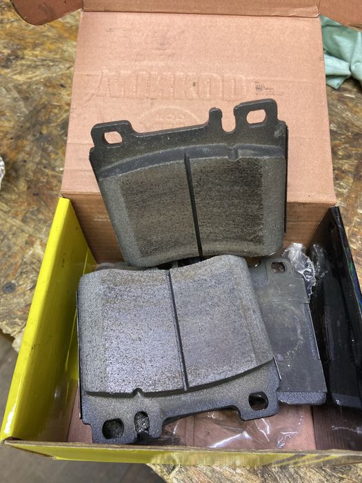 Колодки на Мерседес w140