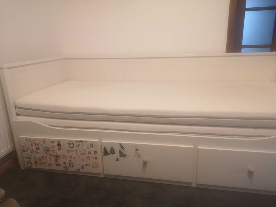 Vând divan ikea alb