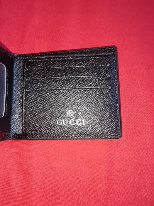 Vand portofel gucci nou