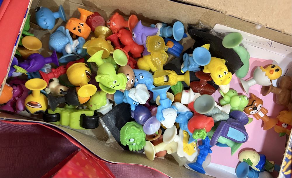 Стикита, колекции и различни