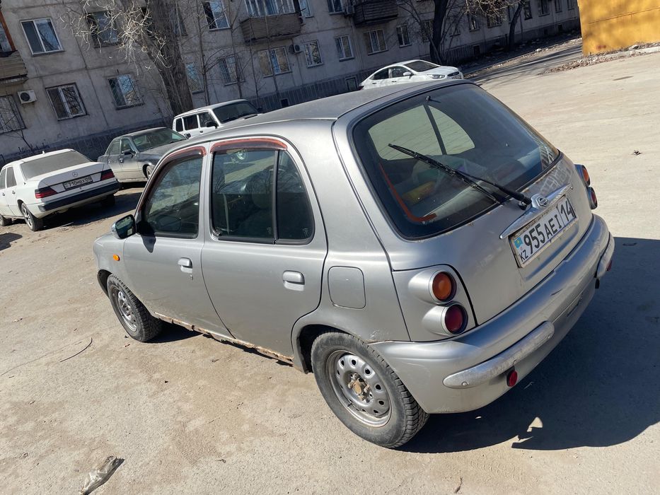 Продам Nissan march 2000