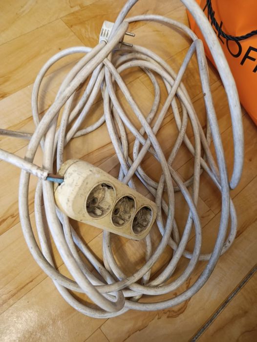 Удлинитель толстый кабель