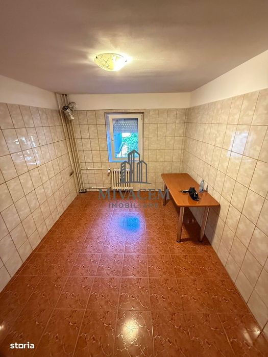 4 camere decomandate Craiovita 2 băi 1/4 bilateral 84 mp