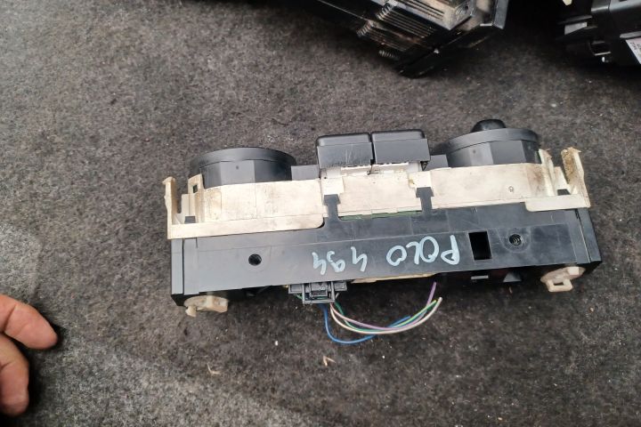 Comanda AC 6R0820045M 6R0820045M Volkswagen VW Polo a 5-a generatie 6