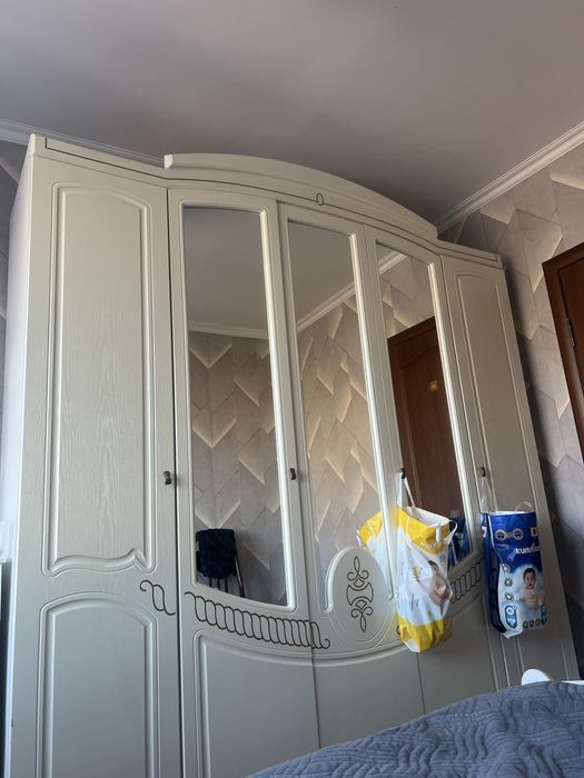 Продам спальный шкаф