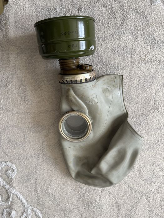 Продам противогаз ГП-5 вместе с чехолем