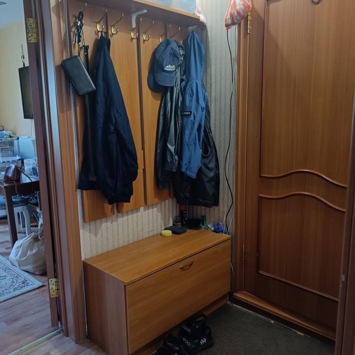 Продается прихожий гарнитур.