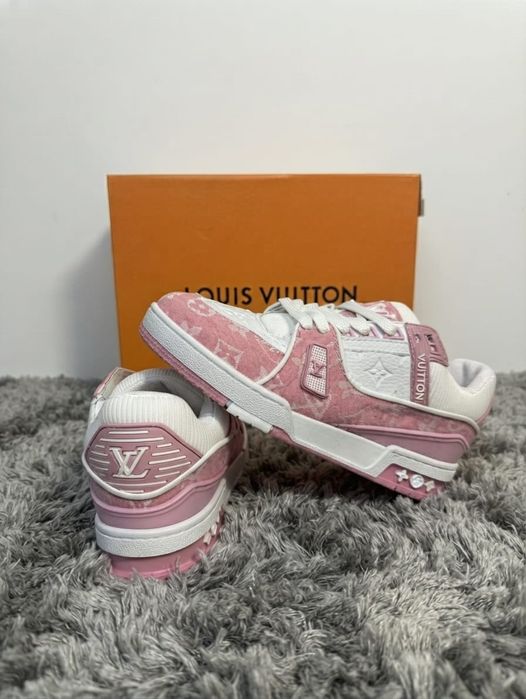 Adidasi LV Trainer Roz - Full Box Adidasi Fete