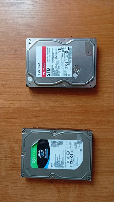 Продаю сразу оба, нерабочие