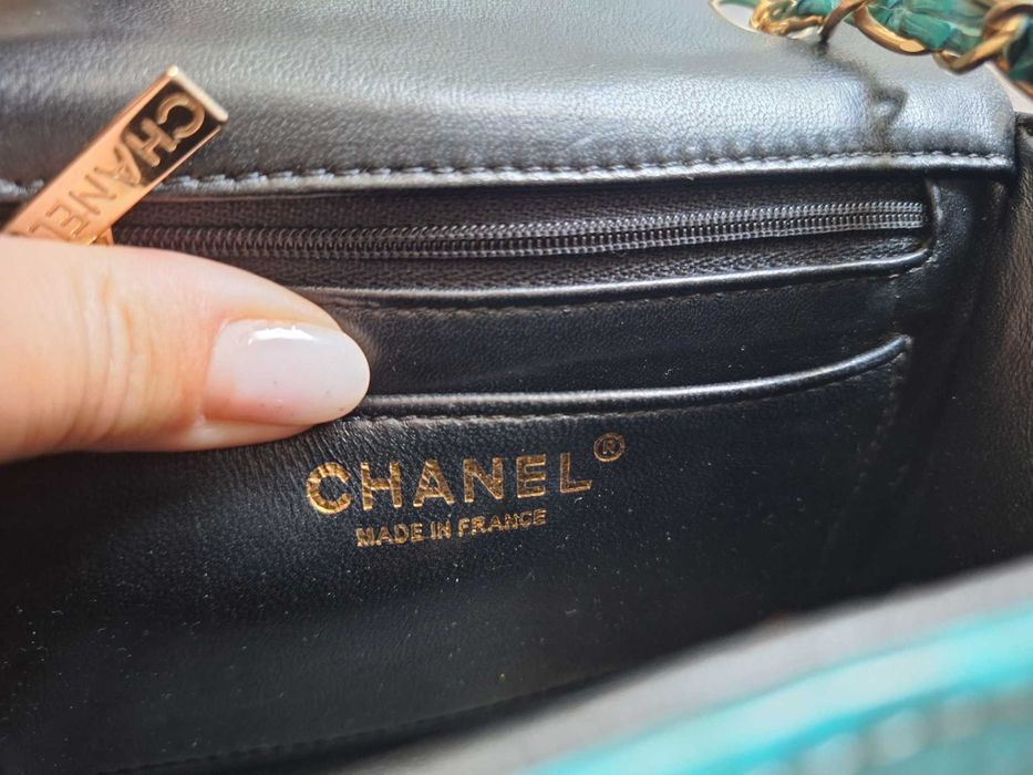 Продавам чанта на Chanel