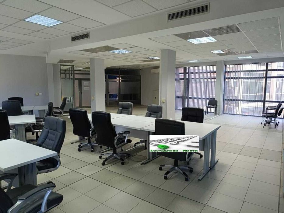 Дава се под наем Офис в Пловдив, Център - 279 кв.м за 1947.69 € - Снимка #4