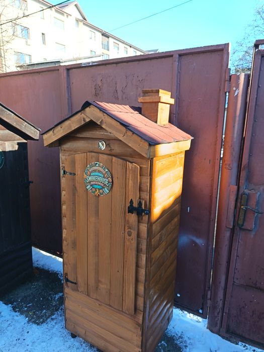 Afumătoare din lemn masiv lambriu semirotund de 2 cm cu  sistem fum