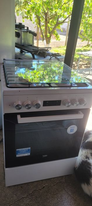 Готварска печка Beko комбинирана