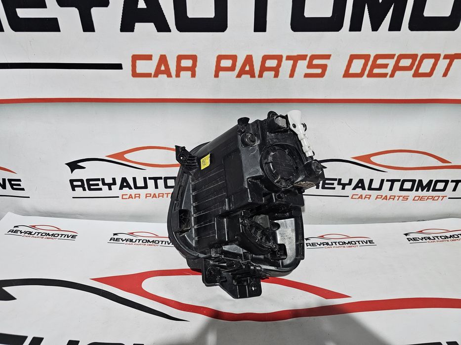 Far dreapta Hyundai Tucson NX4 dupa 2020 cod 92102N7000