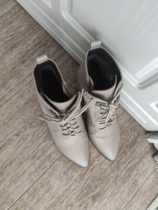 Продам сапожки цена 25