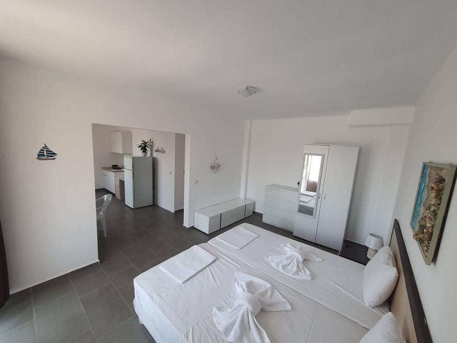 Продава се Двустаен апартамент в с. Лозенец, Област Бургас - 57 кв.м за 1729 €/кв.м - Снимка #2