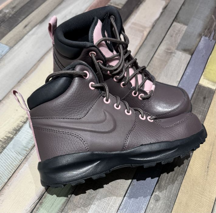 Ghete nike marimea 35,5, noi