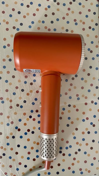 Йонизиращ сешоар с дизайн тип Dyson