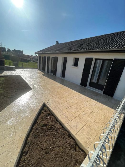 Beton amprentat Constanta- schimba complet asoectul curtii tale!