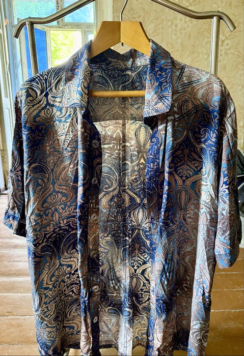 Продается разные рубашки и костюмы в отличном состоянии