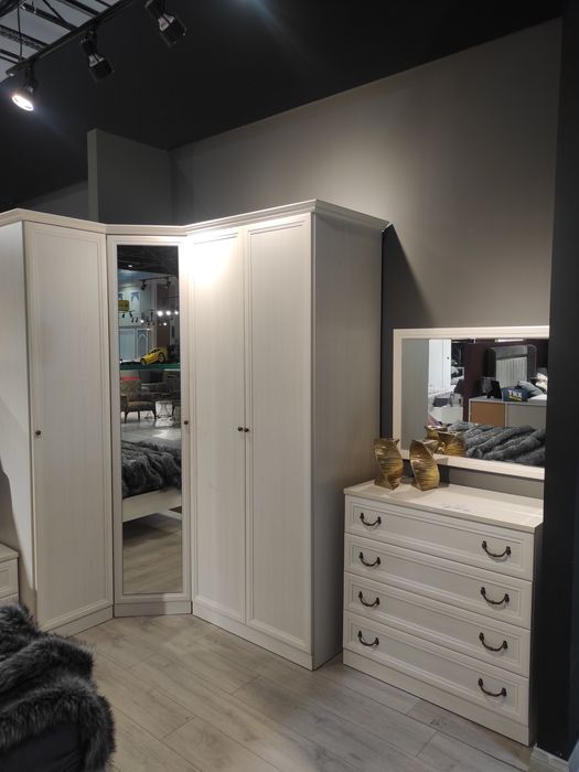 Спальный гарнитур Камила ( классика)