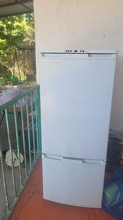 Продам холодильник