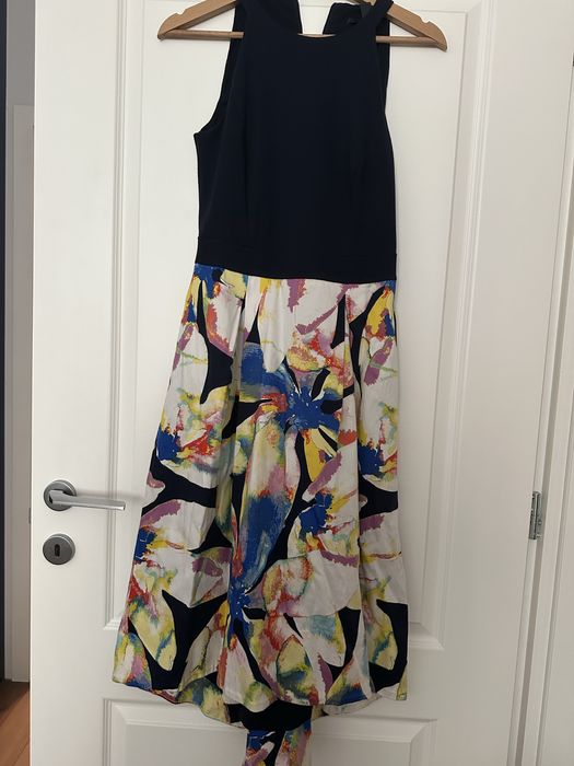 Елегангна рокля на Esprit