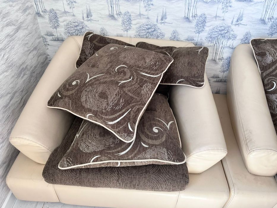 Продам диван и кресла