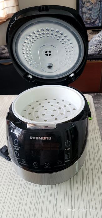 Мультиварка . Redmond
