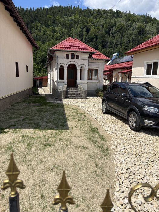 VAND  2 CORPURI  casa 1254 mp Leresti Arges