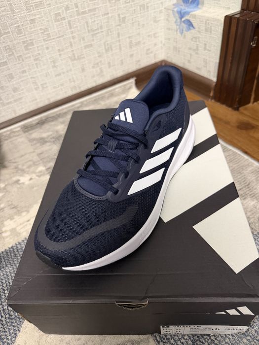 Продается Adidas кроссовки, original 100%